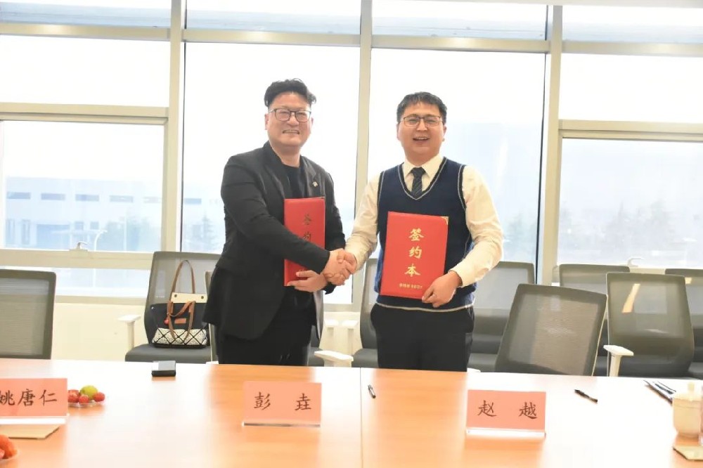 探索“光伏+AI”新模式！環(huán)晟光伏與閃馬智能簽署戰略協(xié)議