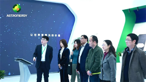 巴基斯坦駐上?？傤I(lǐng)事一行到訪(fǎng)正泰新能海寧總部