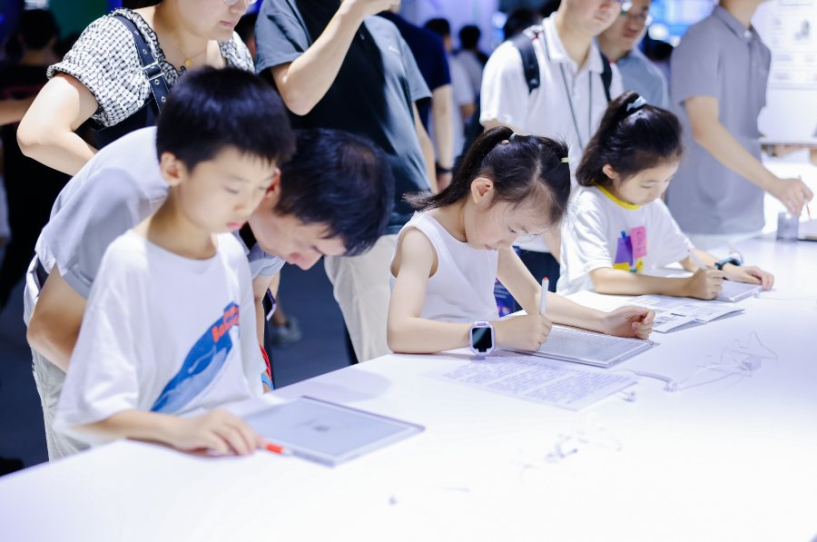 年銷(xiāo)量80萬(wàn)臺，墨水屏護眼成學(xué)習平板新趨勢